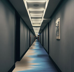 Tappeto del corridoio moderno
