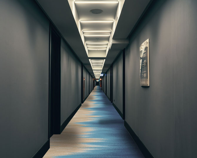 Tappeto del corridoio moderno